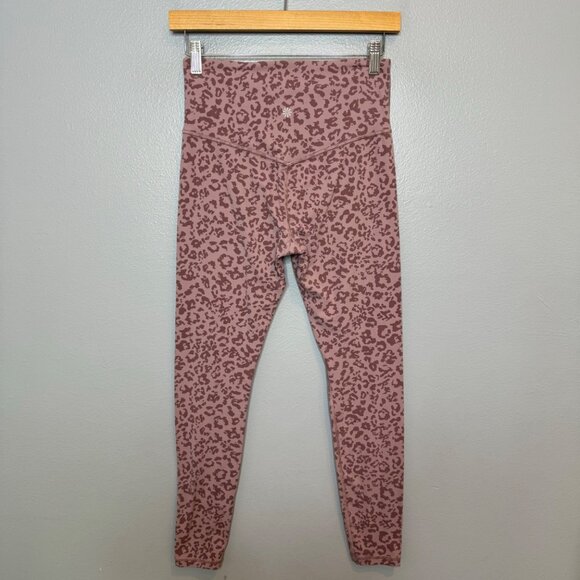 ATHLETA elation ultra high rise tight in mauve leopard size S - Picture 4 of 7